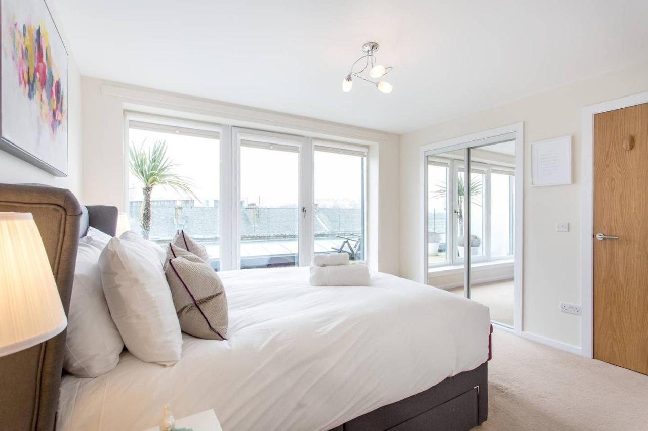 Altido Luxury Penthouse With Balcony Minutes From Secchydro Glasgow