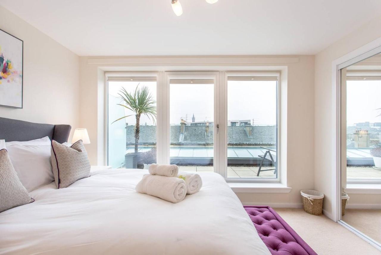 Altido Luxury Penthouse With Balcony Minutes From Secchydro Glasgow