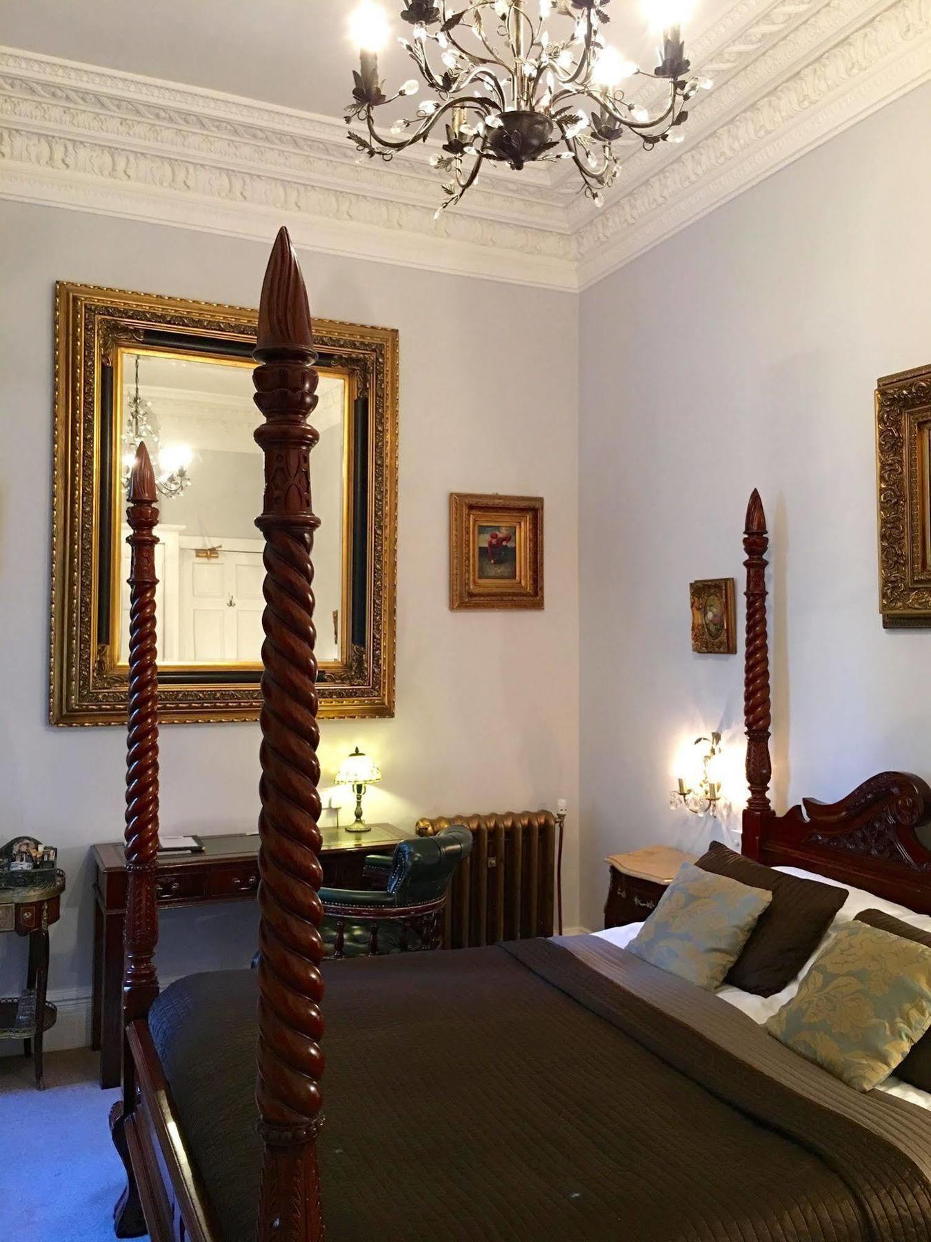 The Alamo Guest house 4*