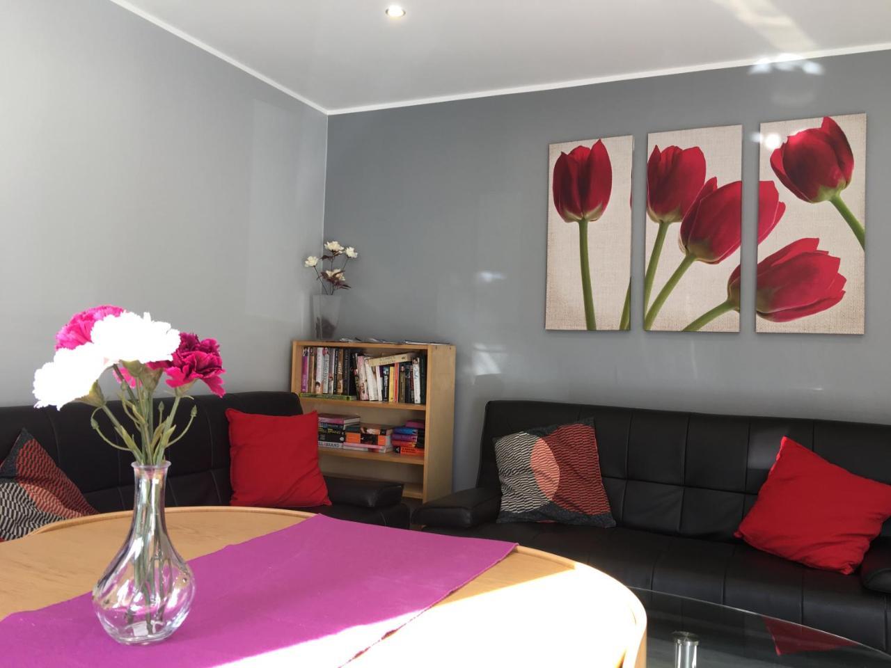 Charing Cross Apartment *