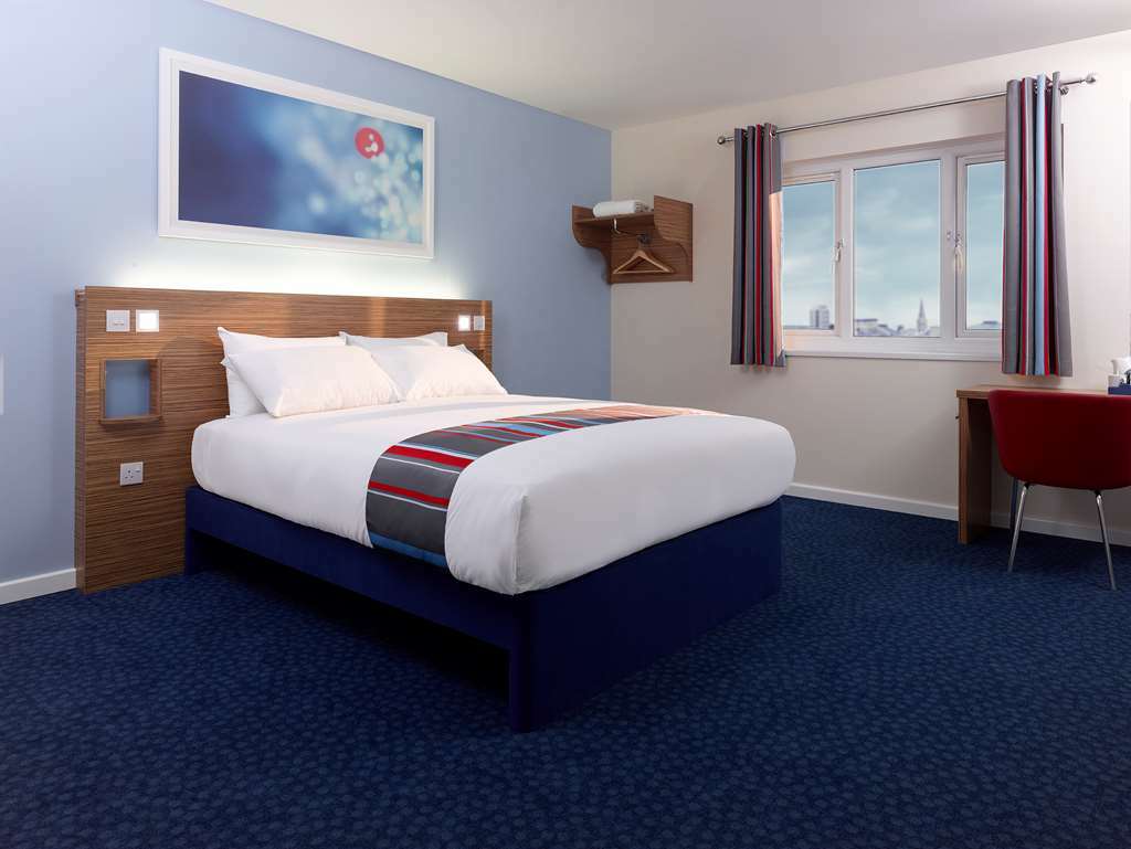 Travelodge Paisley Road Hotel 3*