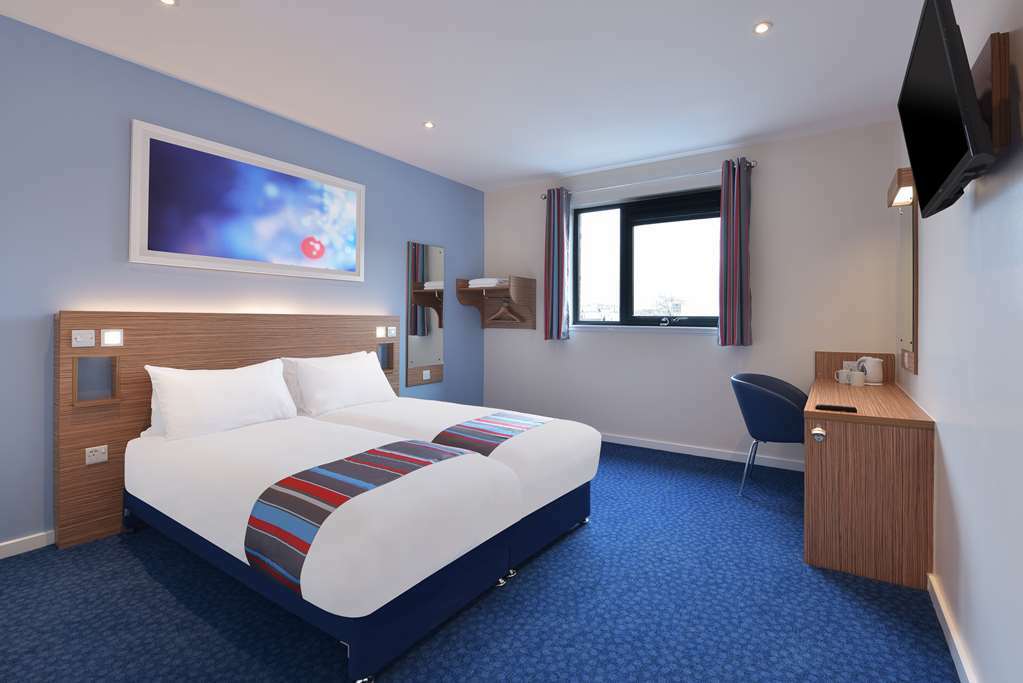 Travelodge Paisley Road Hotel 3*