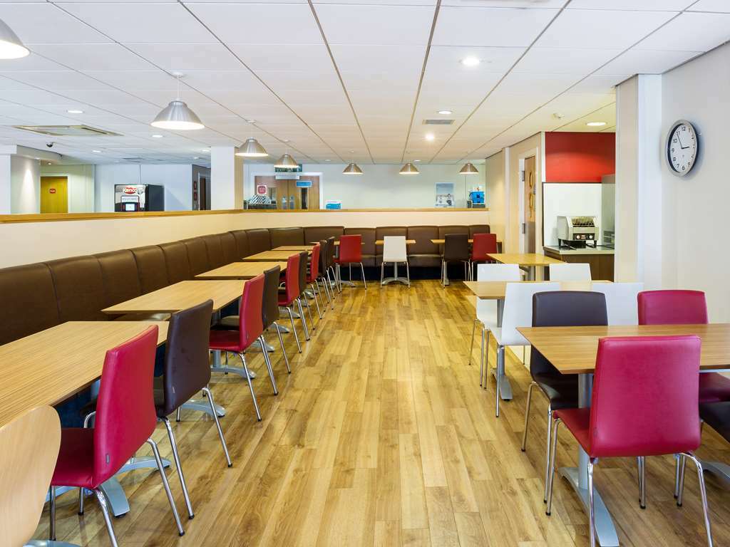 Travelodge Airport 3* Glasgow