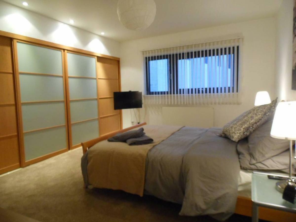 Modern 2-bedroom Near Sse Hydro And Sec Apartment