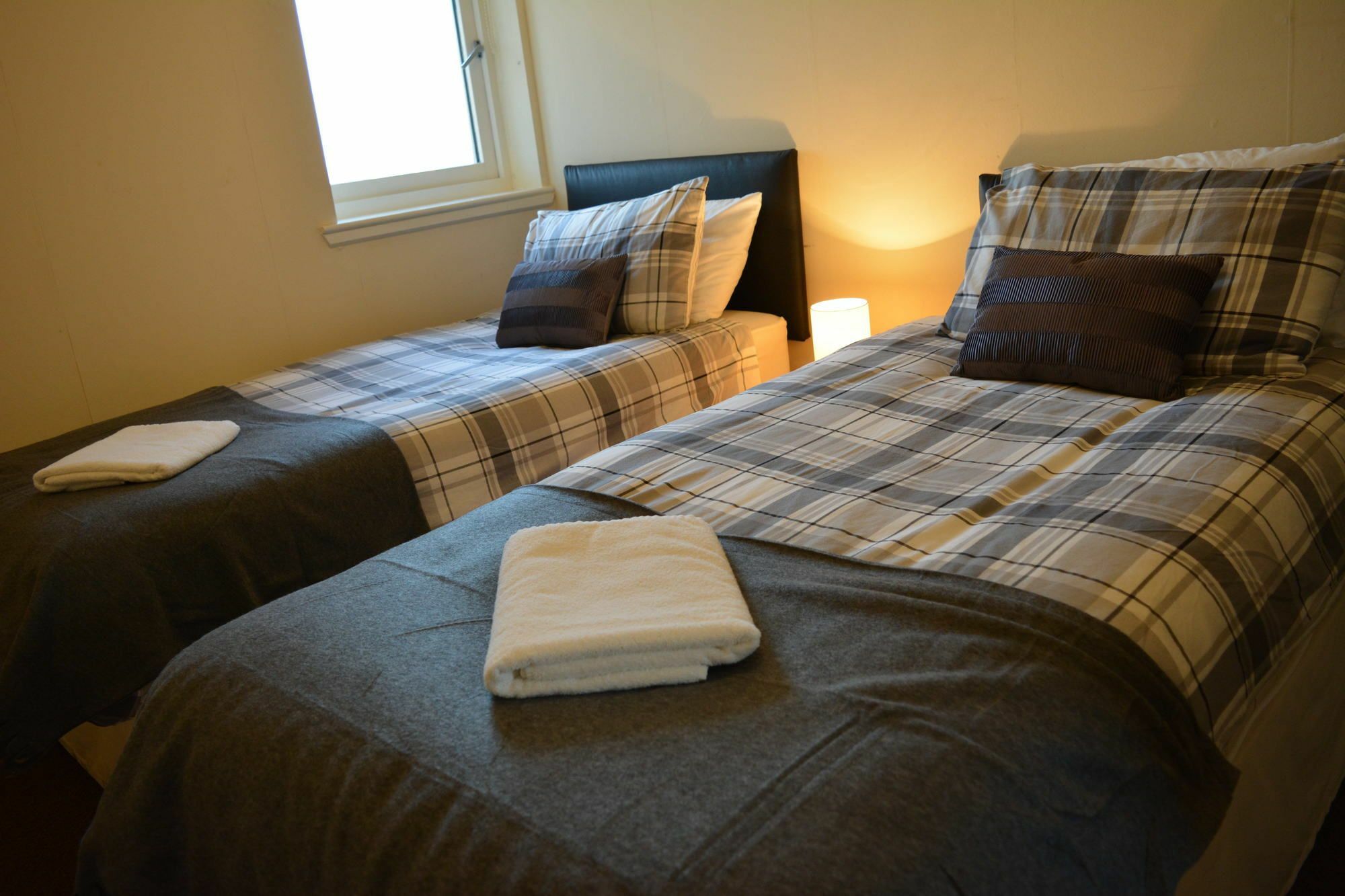 Ibrox Apartment *