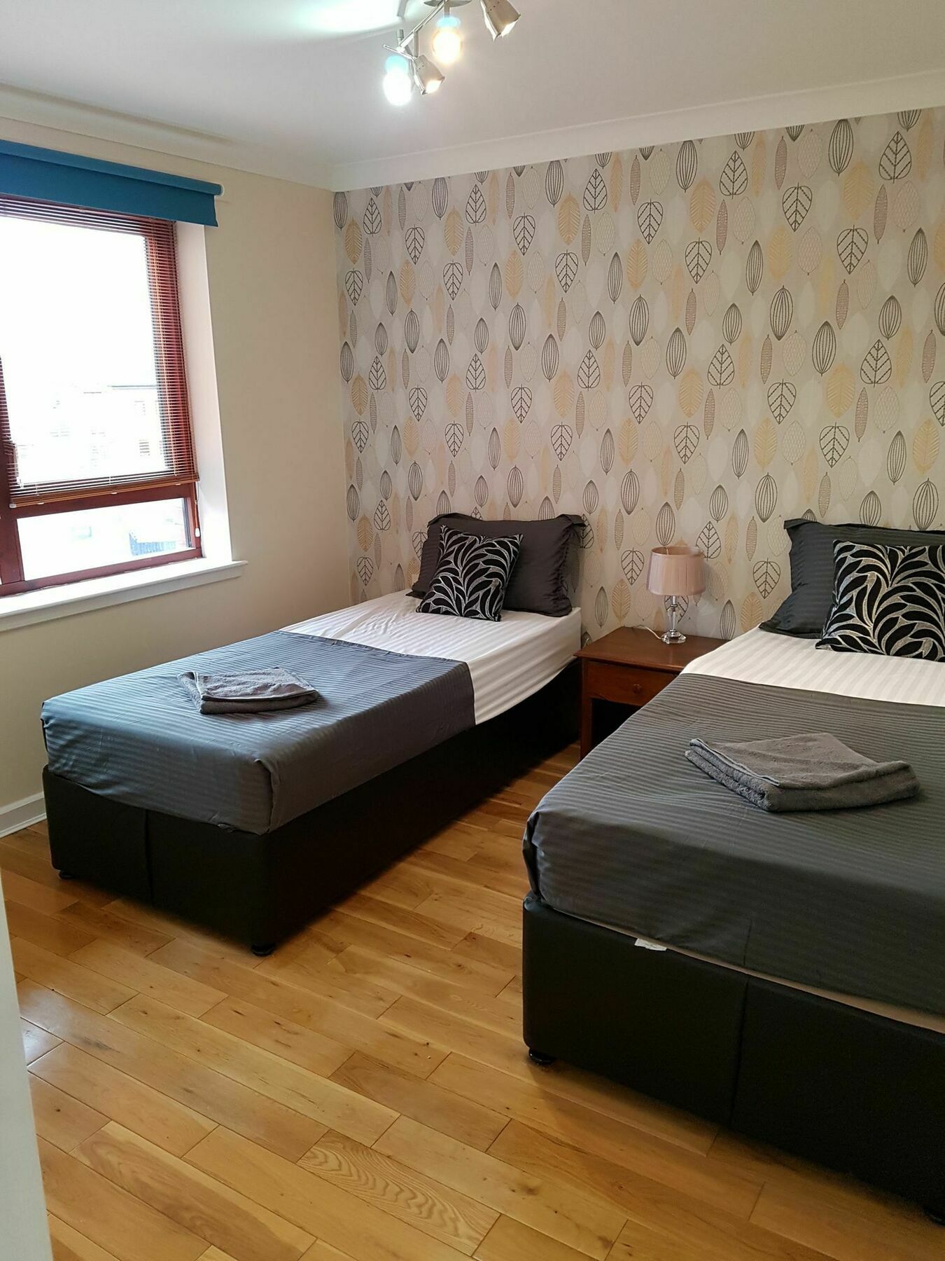 Great Western Road - 2 Bedroom Apartment *