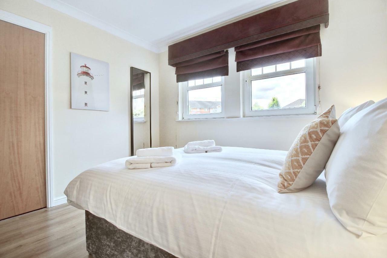South Side Pleasance Apartment *