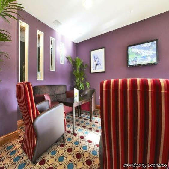 Premier Braehead Hotel 3*
