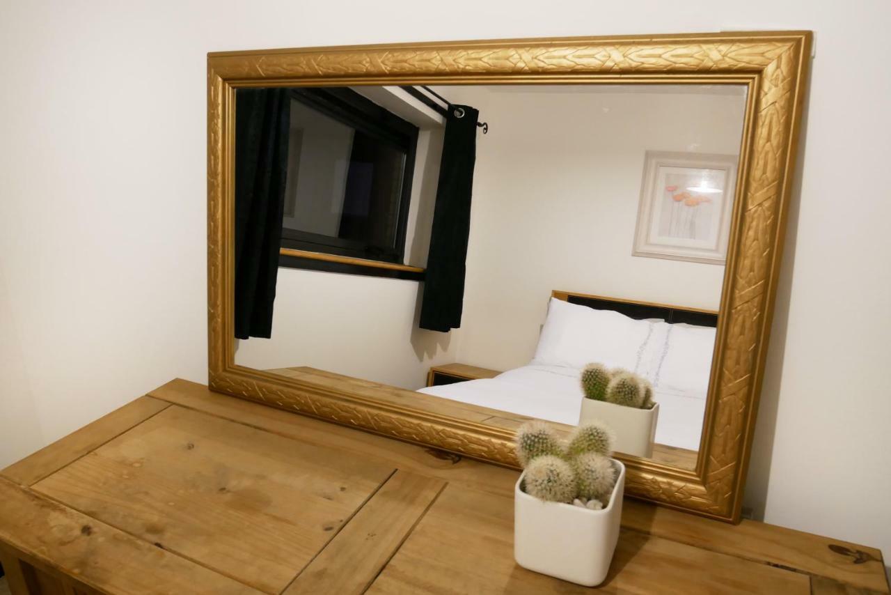 City Centre Riverside With Private Parking Apartment