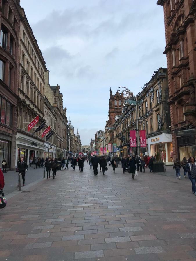 City Centre Riverside With Private Parking *