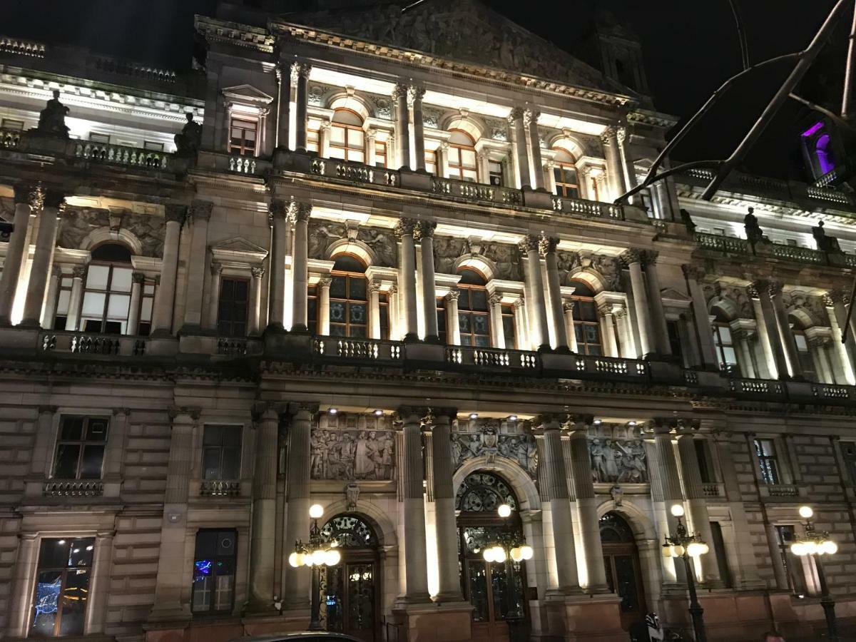 City Centre Riverside With Private Parking Apartment Glasgow