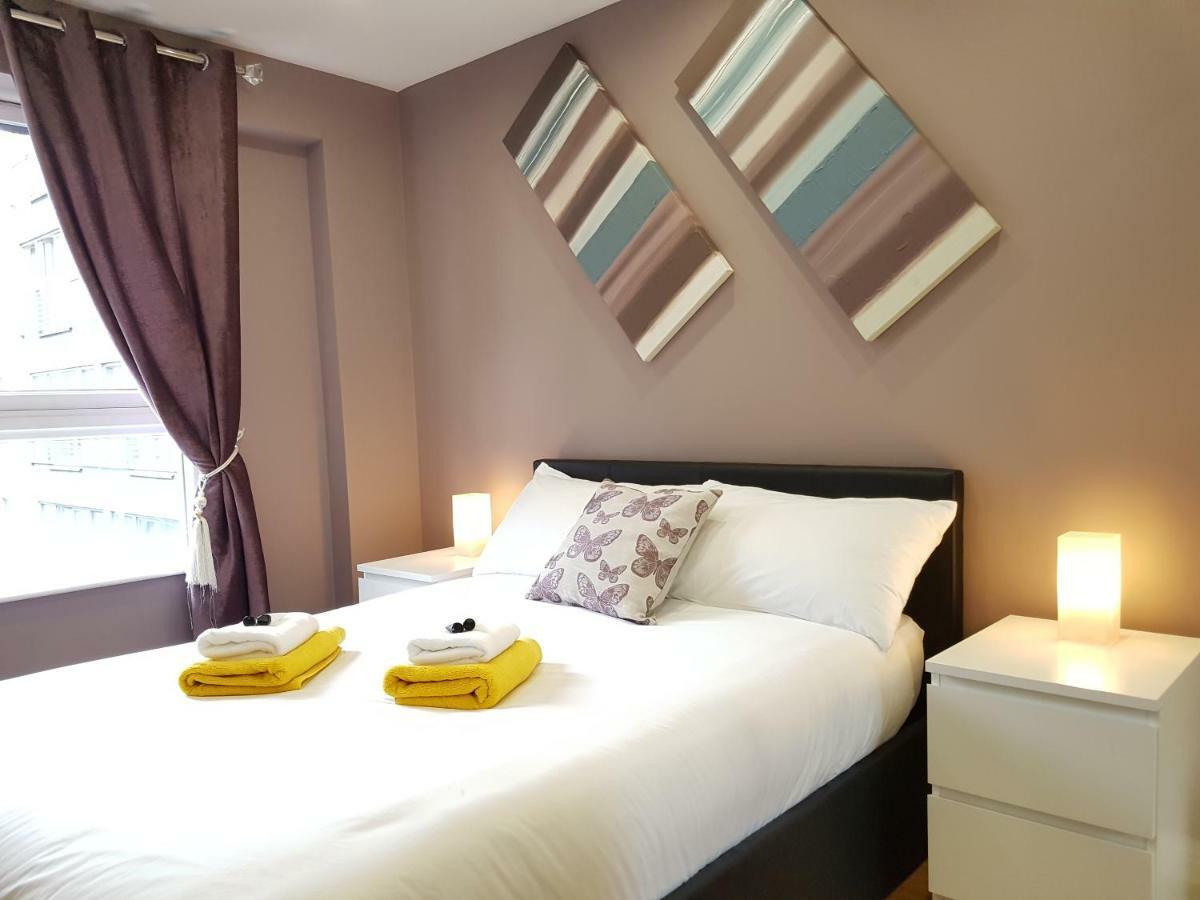 Glasgow's Modern & Stylish 3 Bedroom Aparment Apartment
