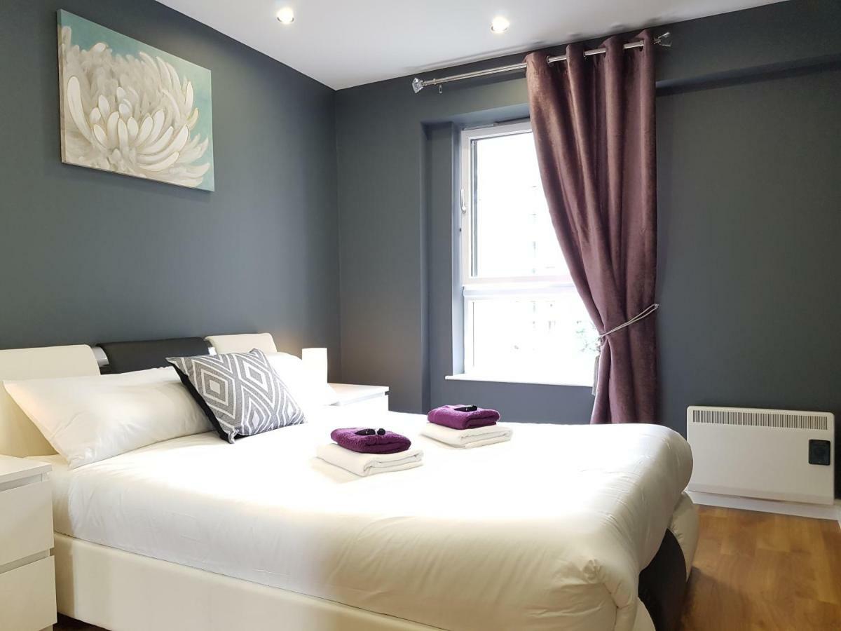 Apartment Glasgow's Modern & Stylish 3 Bedroom Aparment *