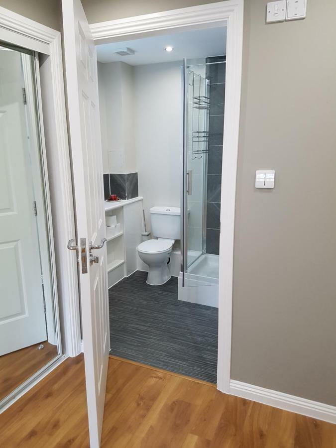 Glasgow's Modern & Stylish 3 Bedroom Aparment