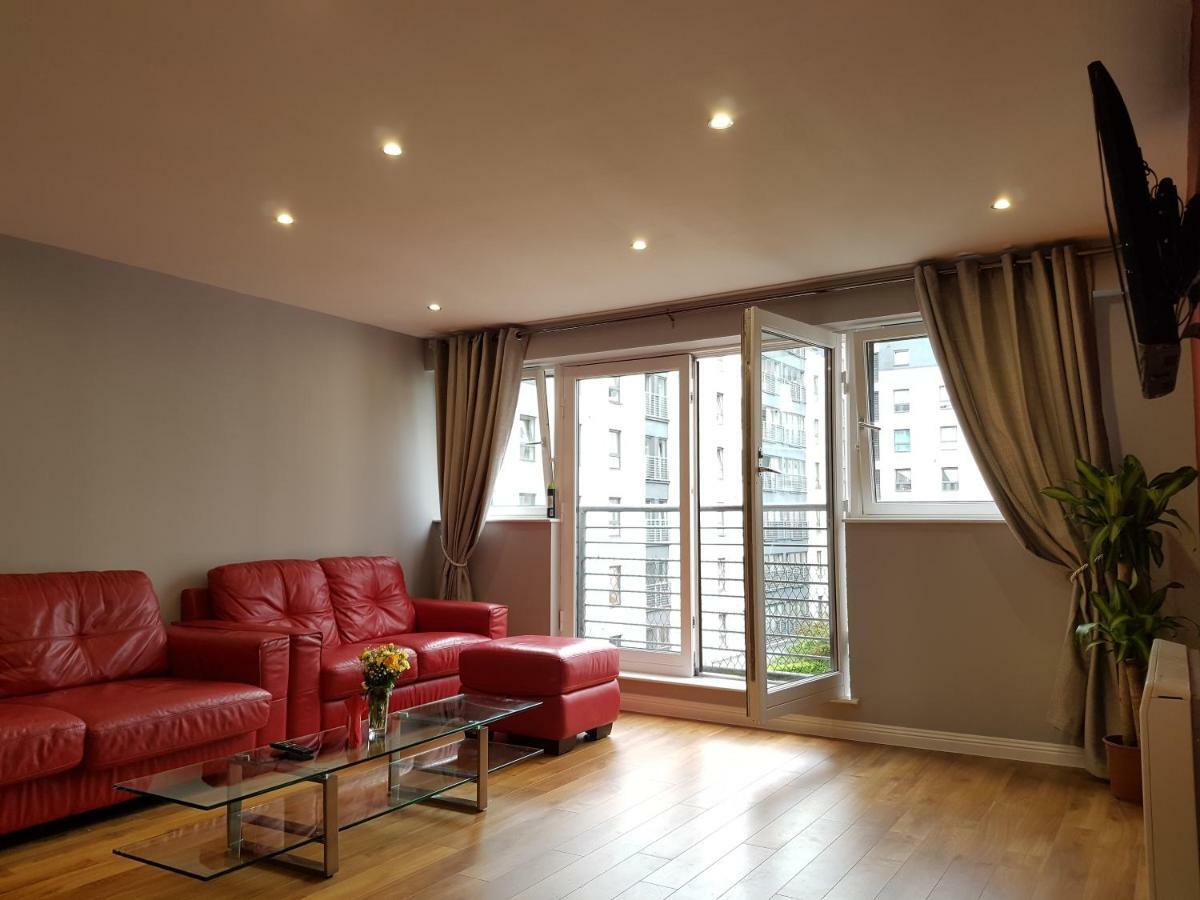 Glasgow's Modern & Stylish 3 Bedroom Aparment *