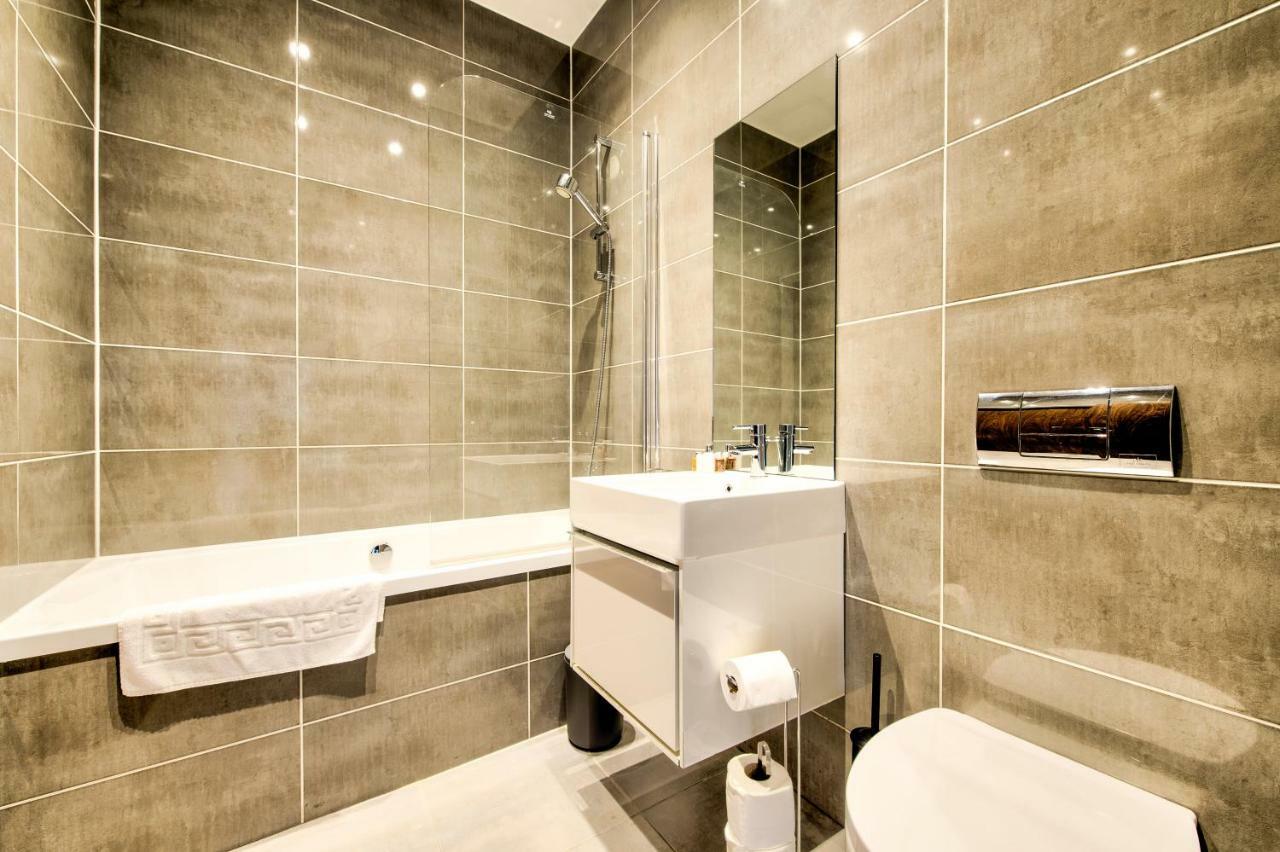 Apartment 32 Victoria Crescent Road *