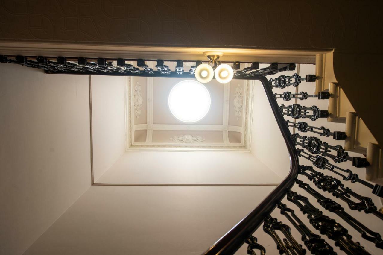 32 Victoria Crescent Road Apartment