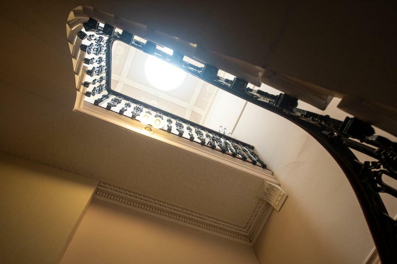 Apartment 32 Victoria Crescent Road *
