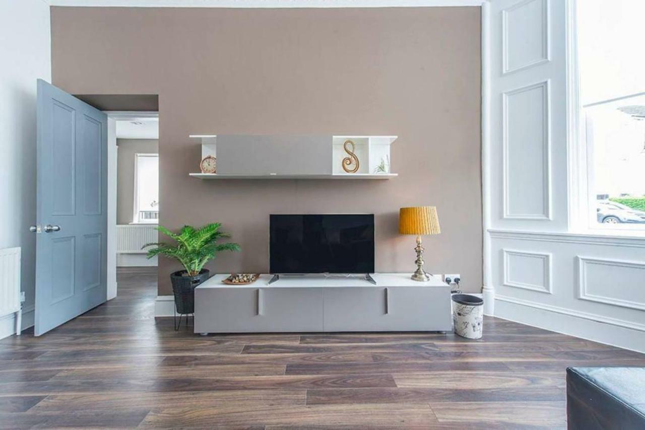 Beautiful Mairi Villa Glasgow
