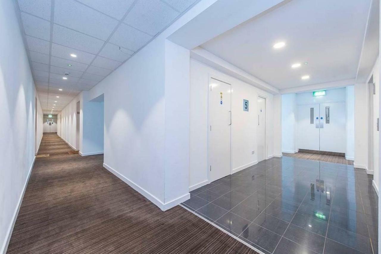 The Pinnacle Apartment *