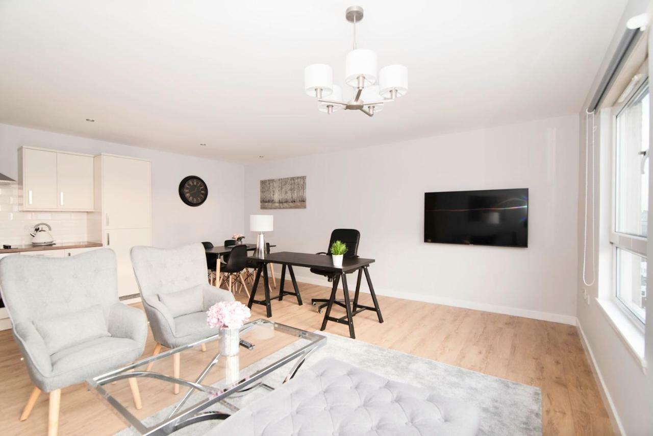 Luxury 2 Bed 2 Bath - Free Parking Glasgow