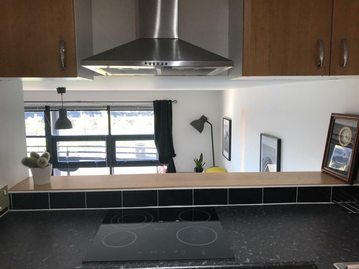 Apartment City Centre Riverside With Private Parking *