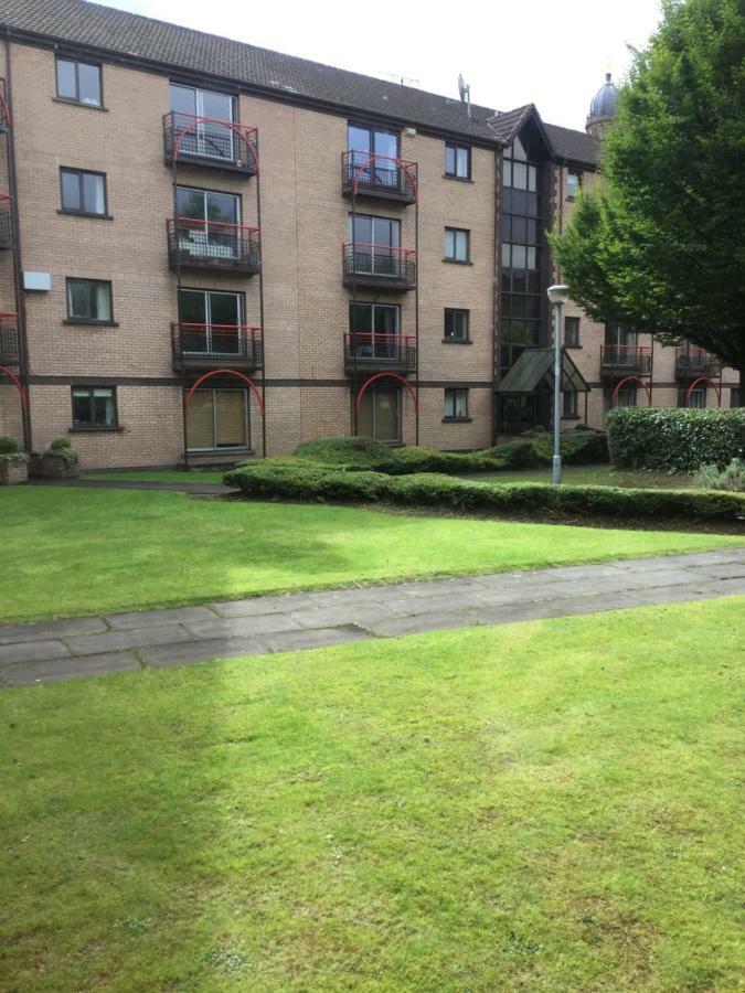 2 Bed City With Parking Apartment *