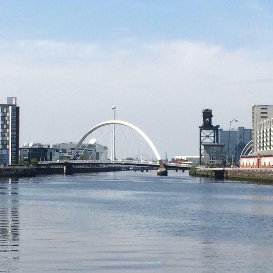 2 Bed City With Parking * Glasgow