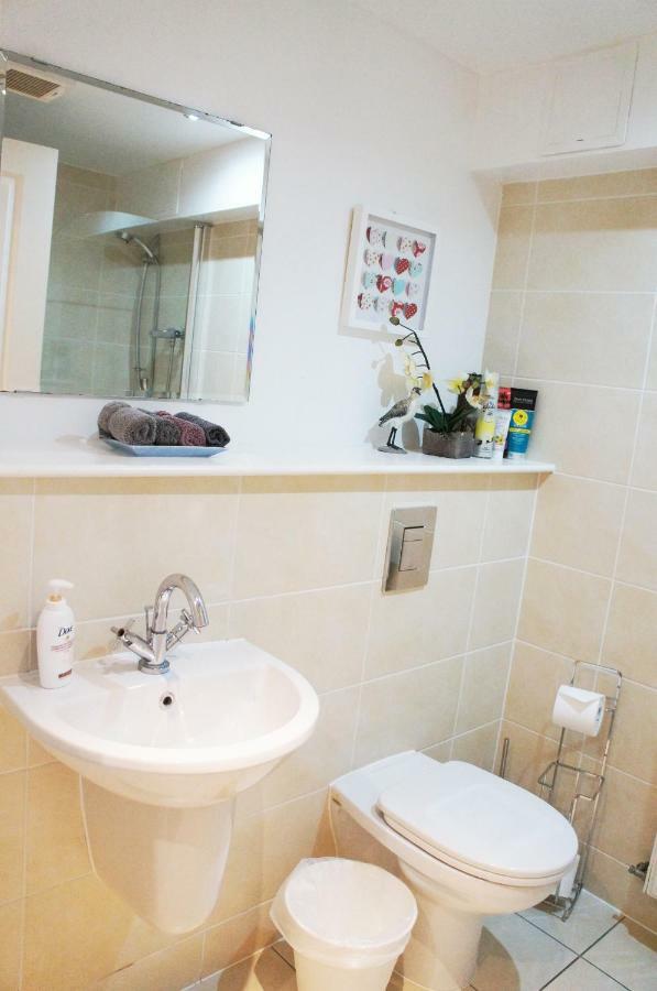 Cosy In Quiet City-centre With Car Park Apartment Glasgow