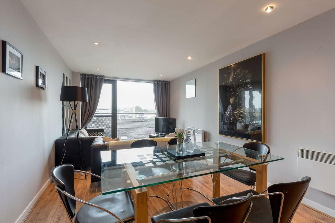 Modern Riverfront Apt. 10 Mins From Hydro/secc * Glasgow
