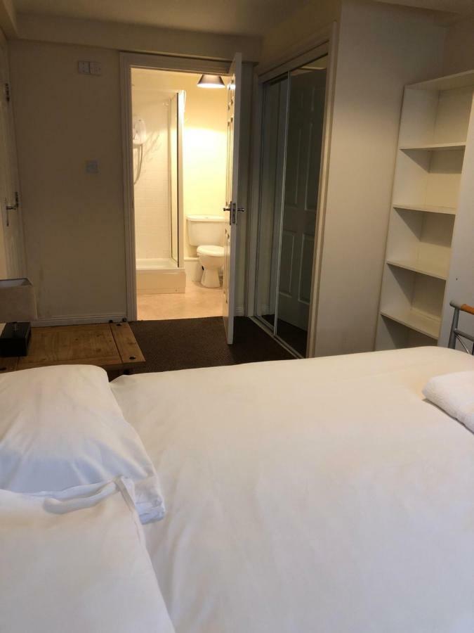 Bed & Breakfast Wallace Hide Out Glasgow