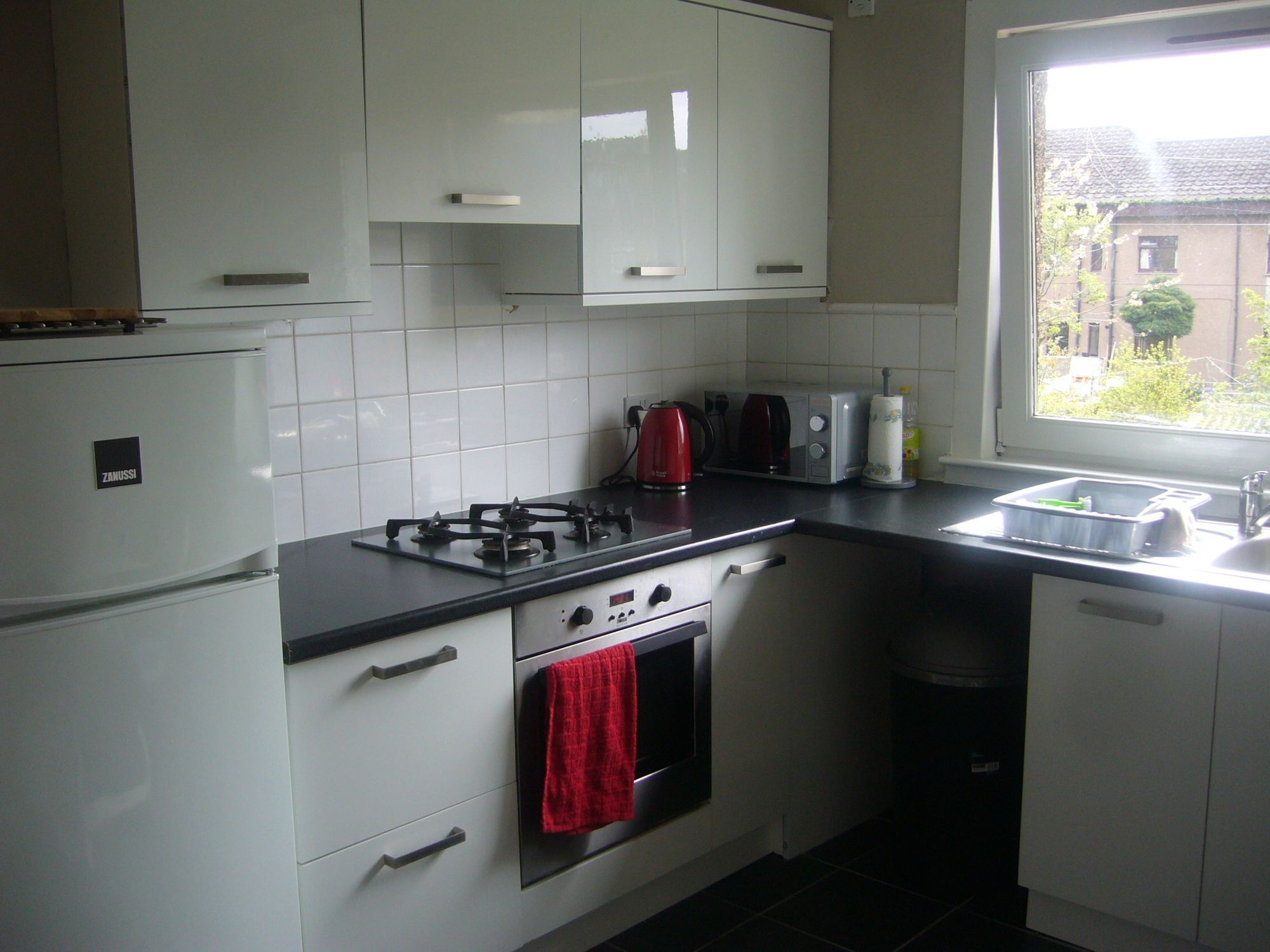 Peat Road Gardens - 3 Bedroom Glasgow
