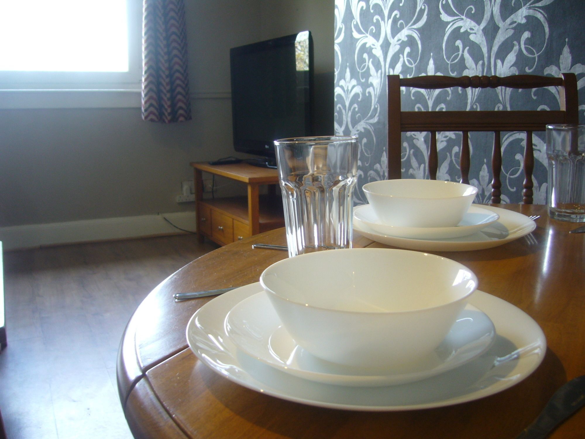 Peat Road Gardens - 3 Bedroom Apartment Glasgow
