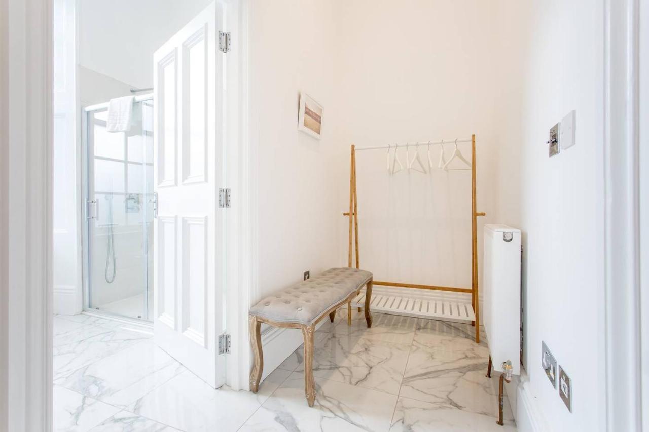 Luxury 4 Bed Townhouse In Prestigious West End