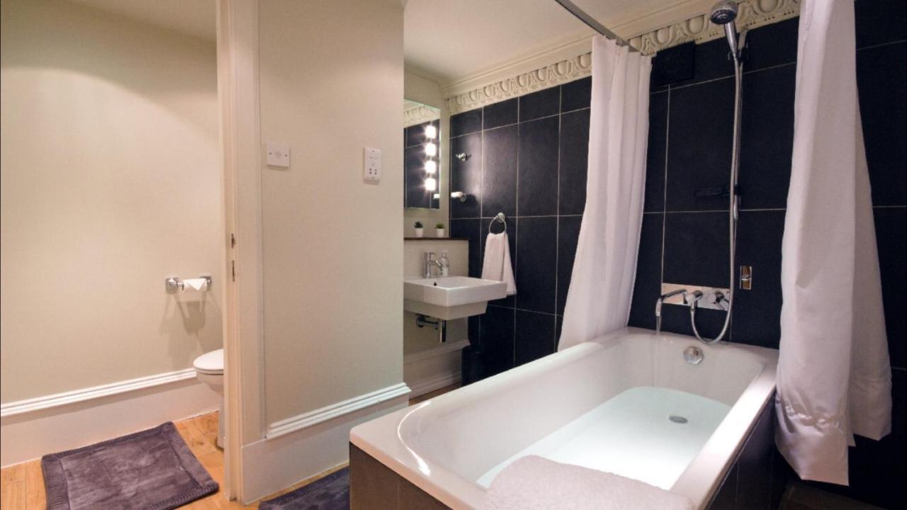 Grand In The Park Apartment *