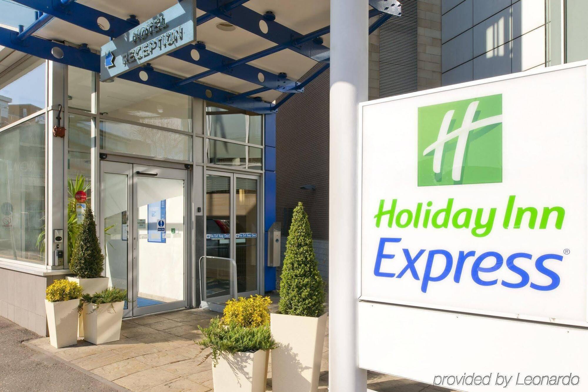 Hotel Express - - Ctr Theatreland By Ihg 3*