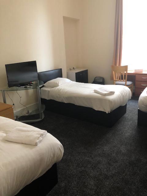 Renfrew At Centre Bed & Breakfast *