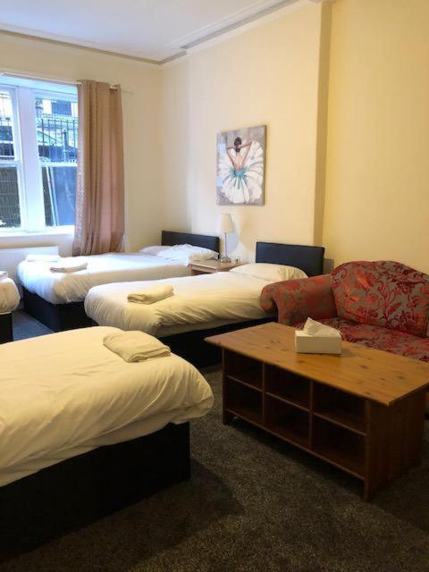 Renfrew At Centre Bed & Breakfast