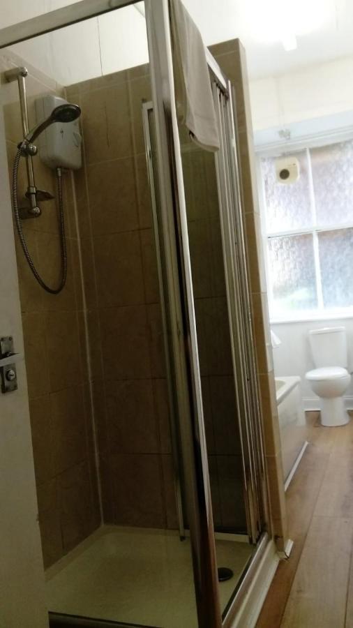 Bed & Breakfast Renfrew At Centre Glasgow