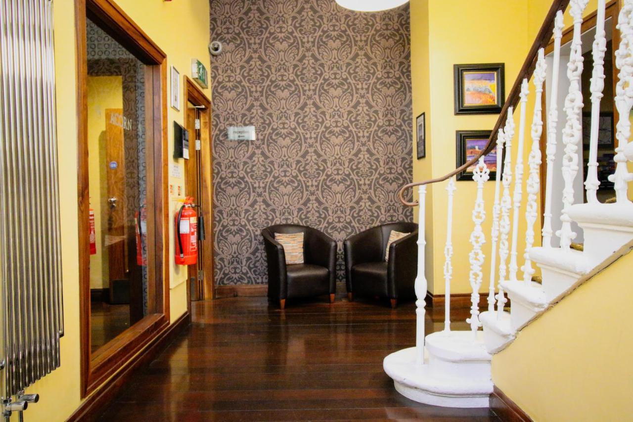 Acorn Hotel