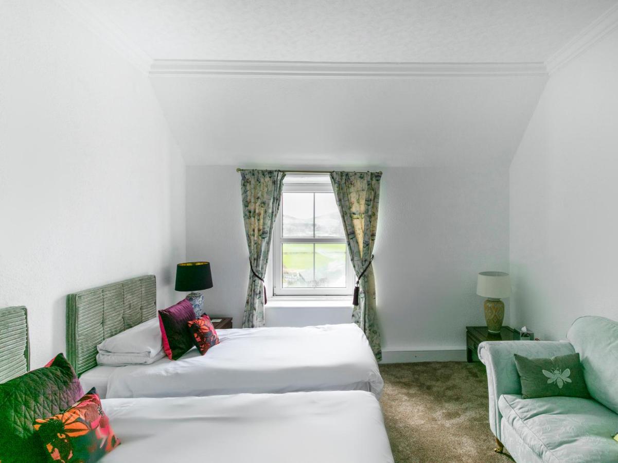 Oyo Lochinvar Hotel