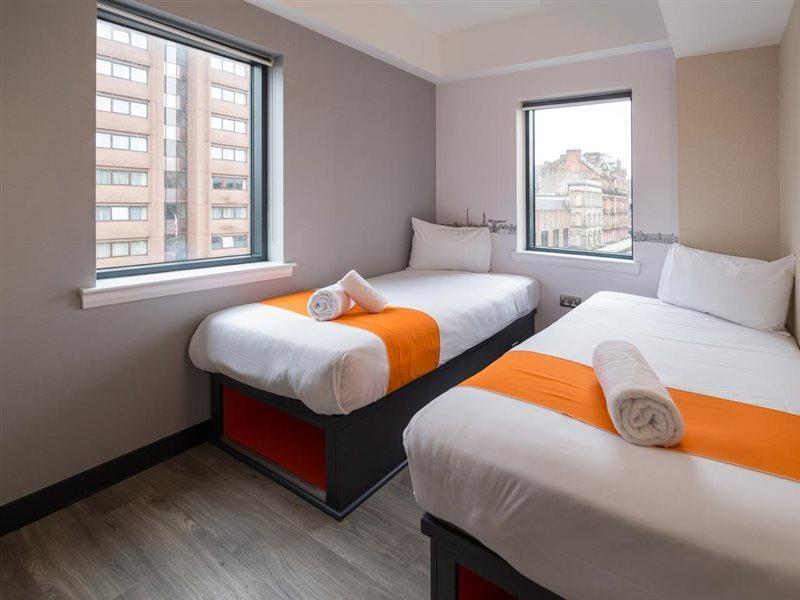 Easyhotel