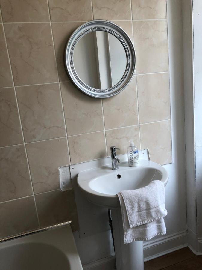 Bed & Breakfast Renfrew At Centre *