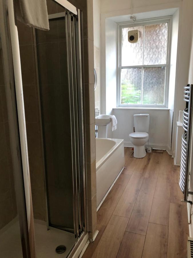 Bed & Breakfast Renfrew At Centre Glasgow