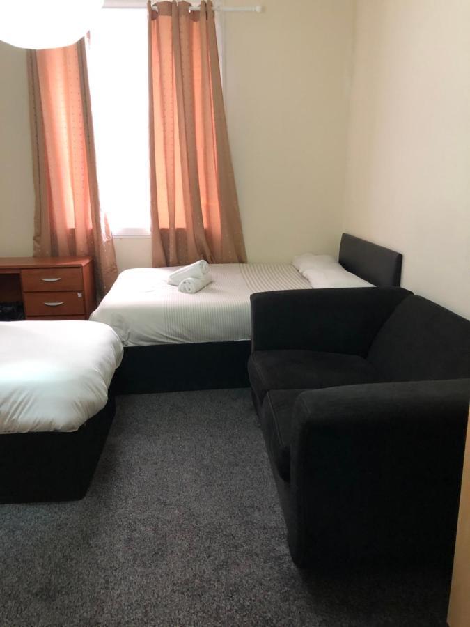 Renfrew At Centre Bed & Breakfast