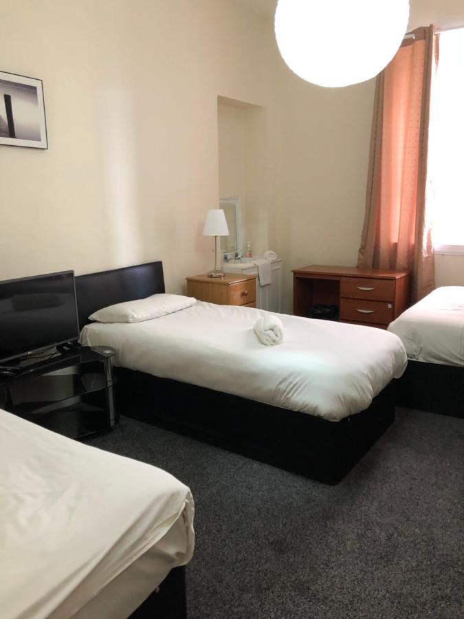 Bed & Breakfast Renfrew At Centre Glasgow