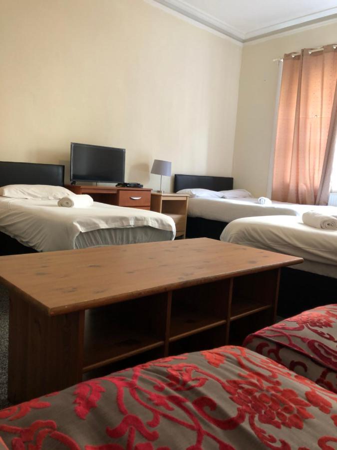 Renfrew At Centre Bed & Breakfast Glasgow