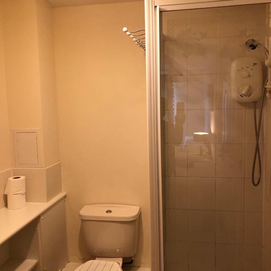 Wallace Hide Out Bed & Breakfast Glasgow