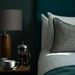 Orchard Park Hotel