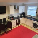 Modern House Close To Glasgow Green